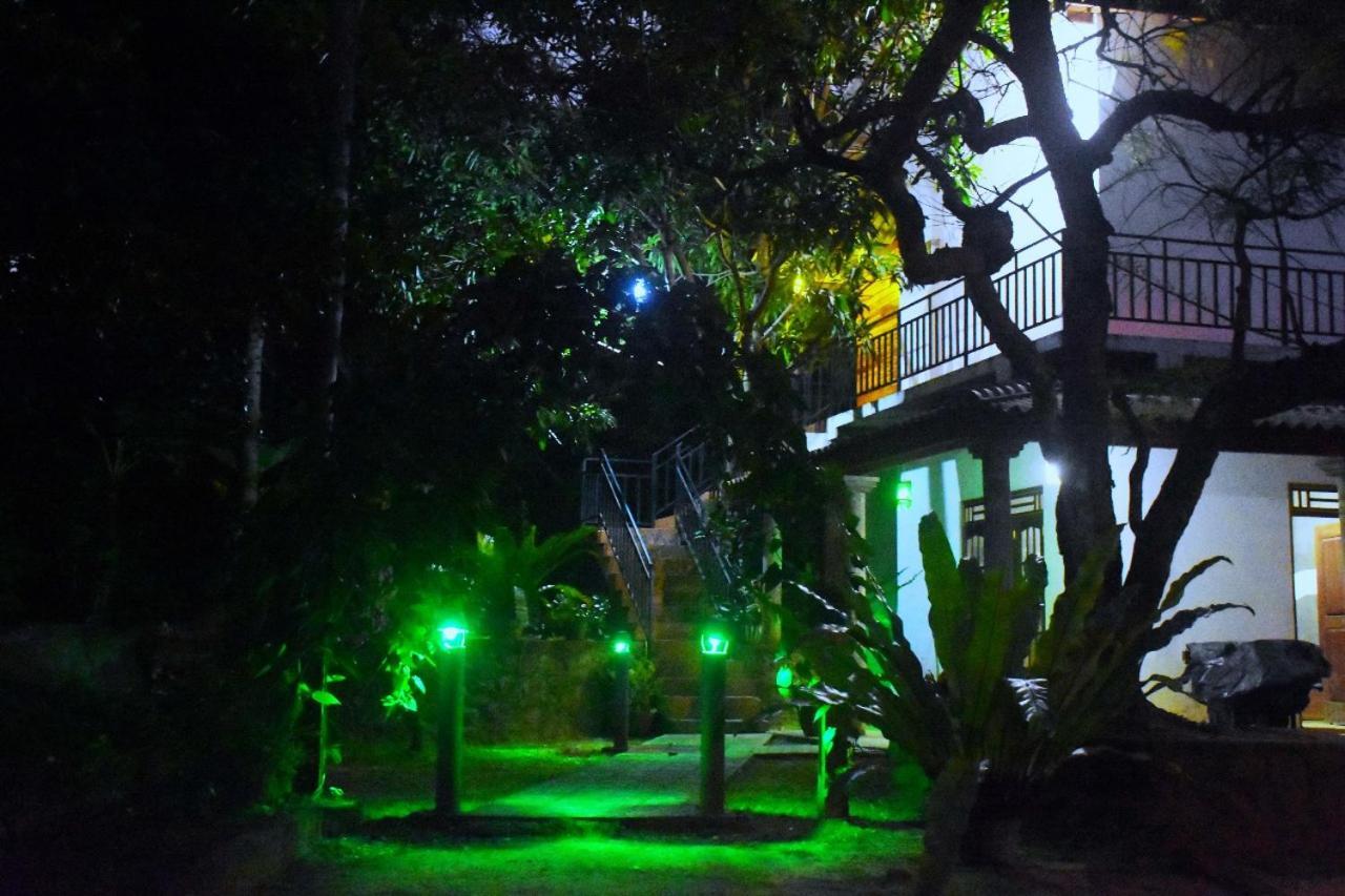 Wild Heaven Udawalawe Hotel Bagian luar foto