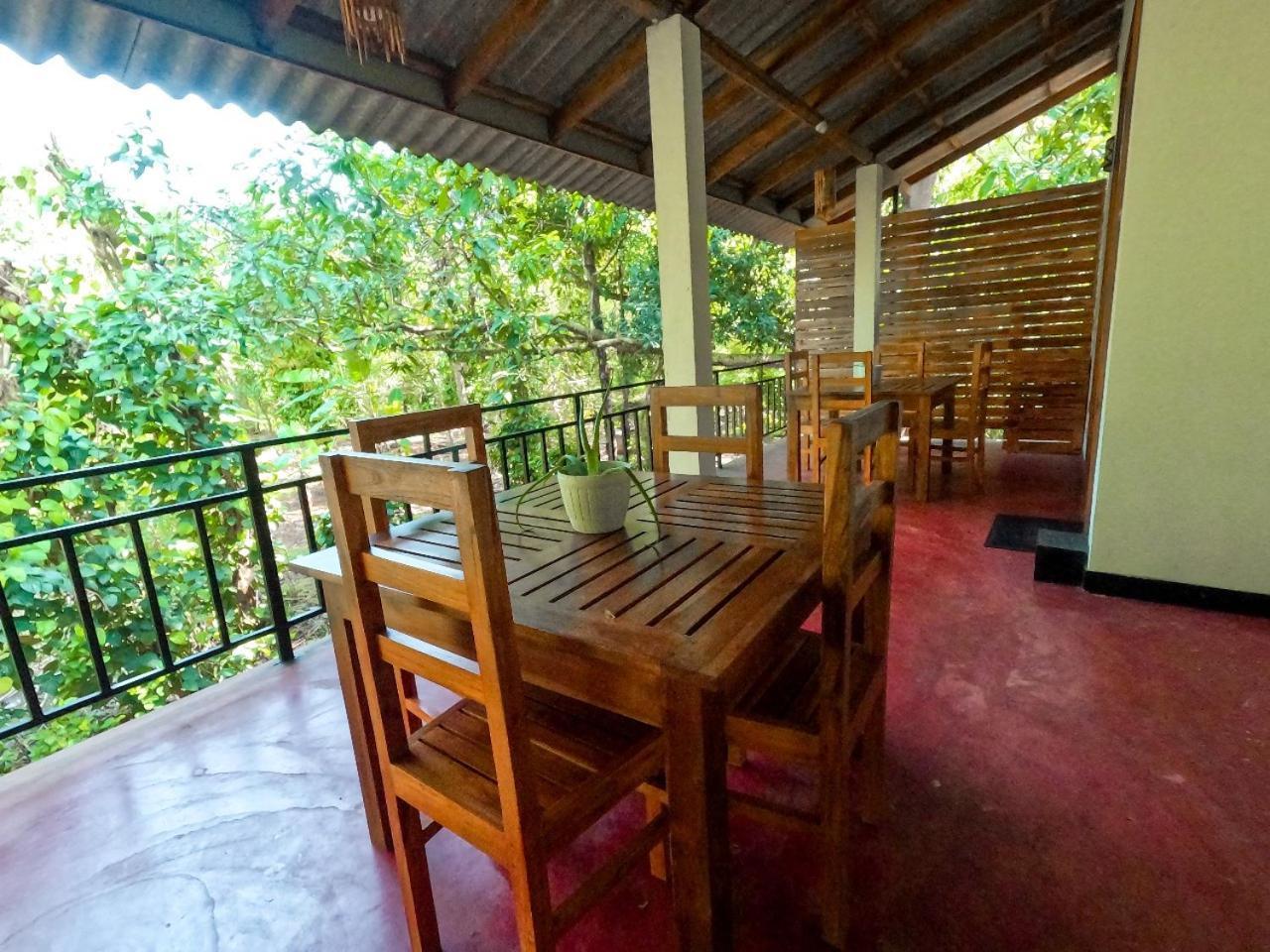 Wild Heaven Udawalawe Hotel Bagian luar foto